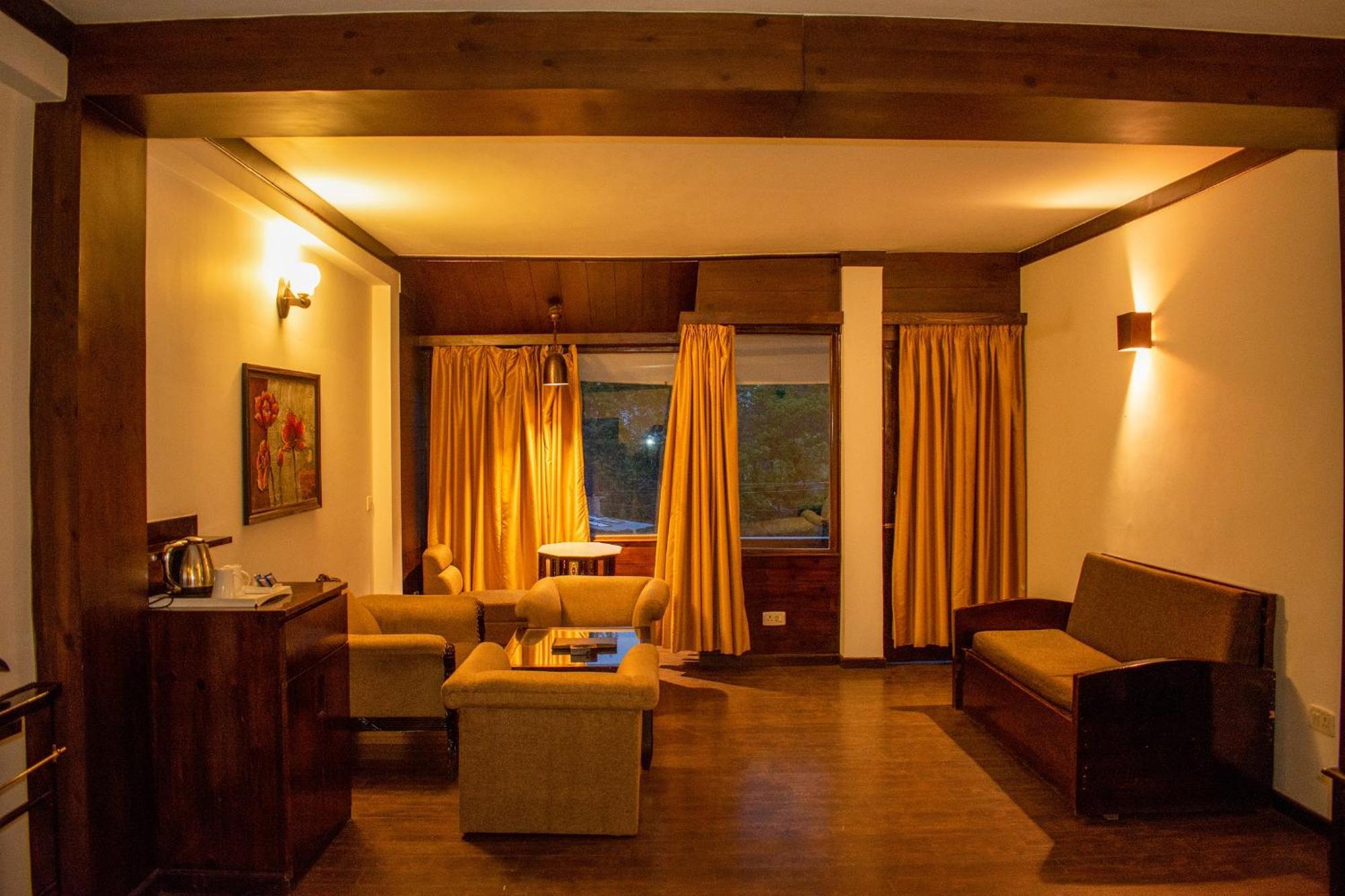 The Whispering Inn Resort And Bar Маналі Екстер'єр фото